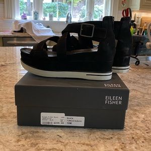 EILEEN FISHER Boost in Black size 10